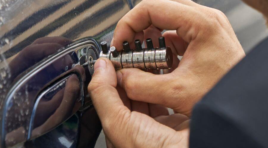 Professional gutter cleaning in Stratford, NY